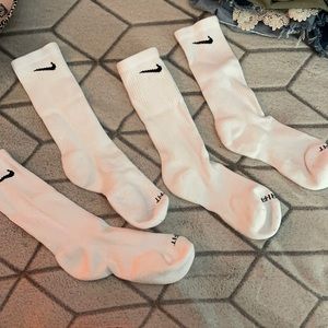2 pairs of white nike tall socks